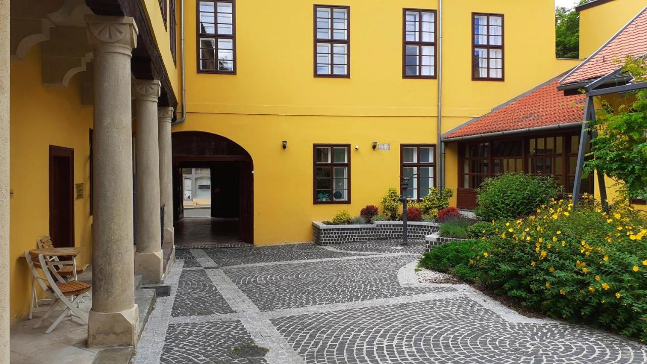 Ciszterci Szallas Pécs Exterior foto